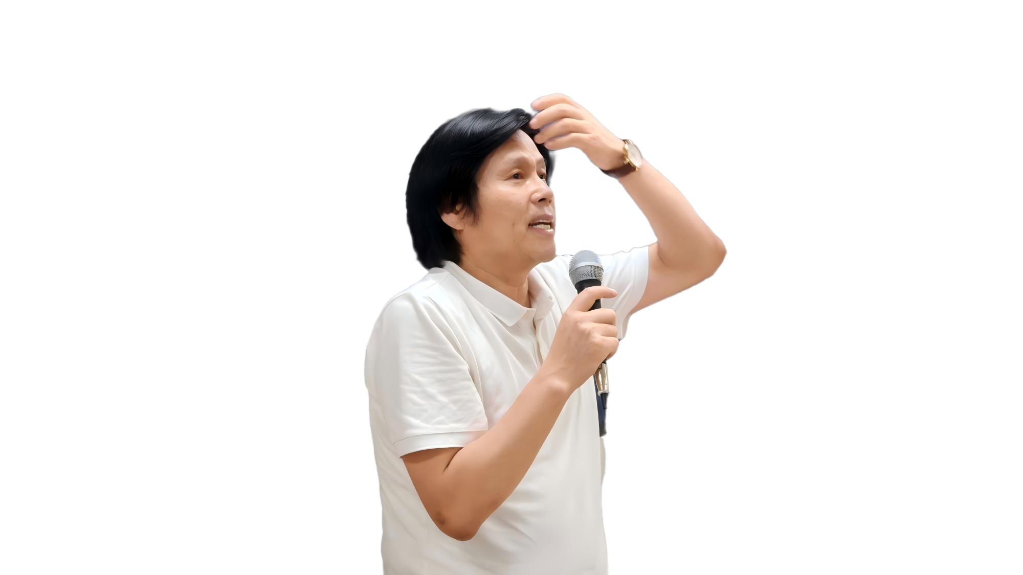 朱七六创始人照片